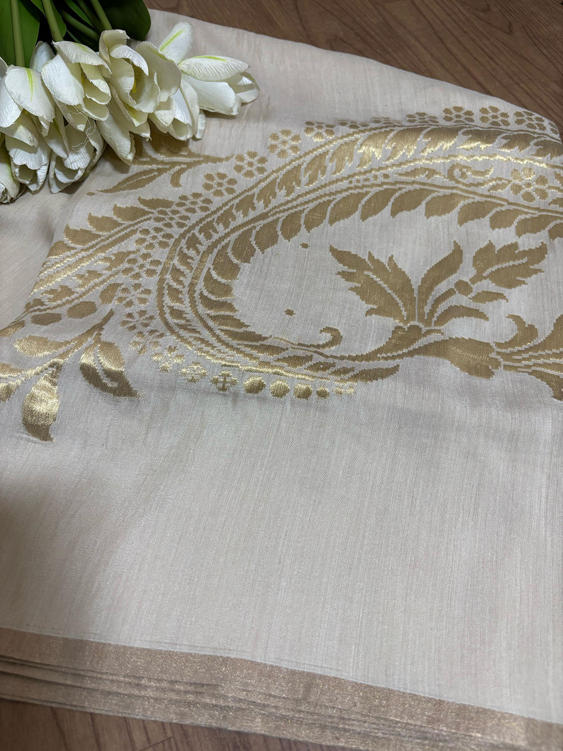 Dyeable Banarasi Handloom Pure Moonga Silk Paisley Design Dupatta - Luxurion World- Crafted Heirlooms
