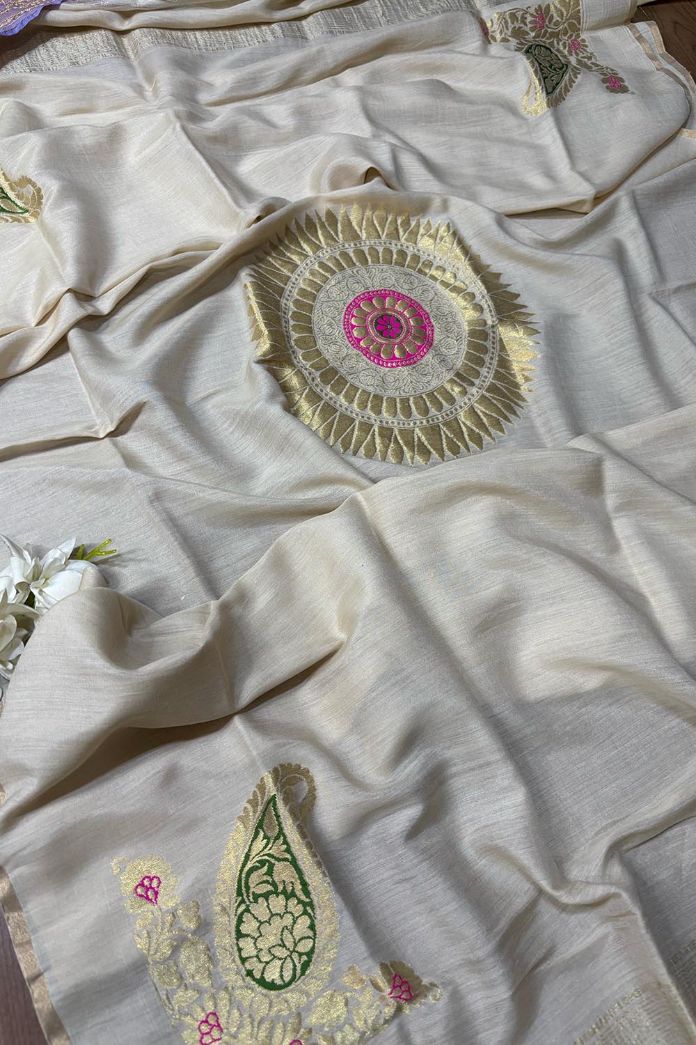Dyeable Banarasi Handloom Pure Moonga Silk Koniya Design Dupatta - Luxurion World
