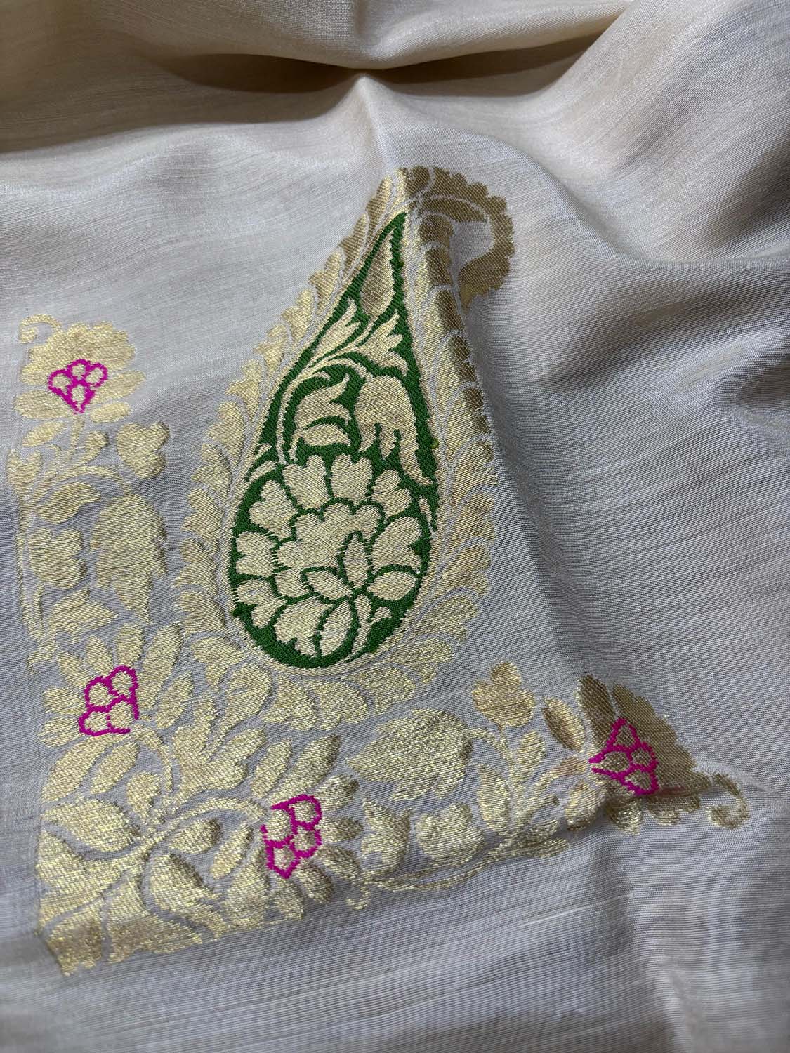 Dyeable Banarasi Handloom Pure Moonga Silk Koniya Design Dupatta - Luxurion World