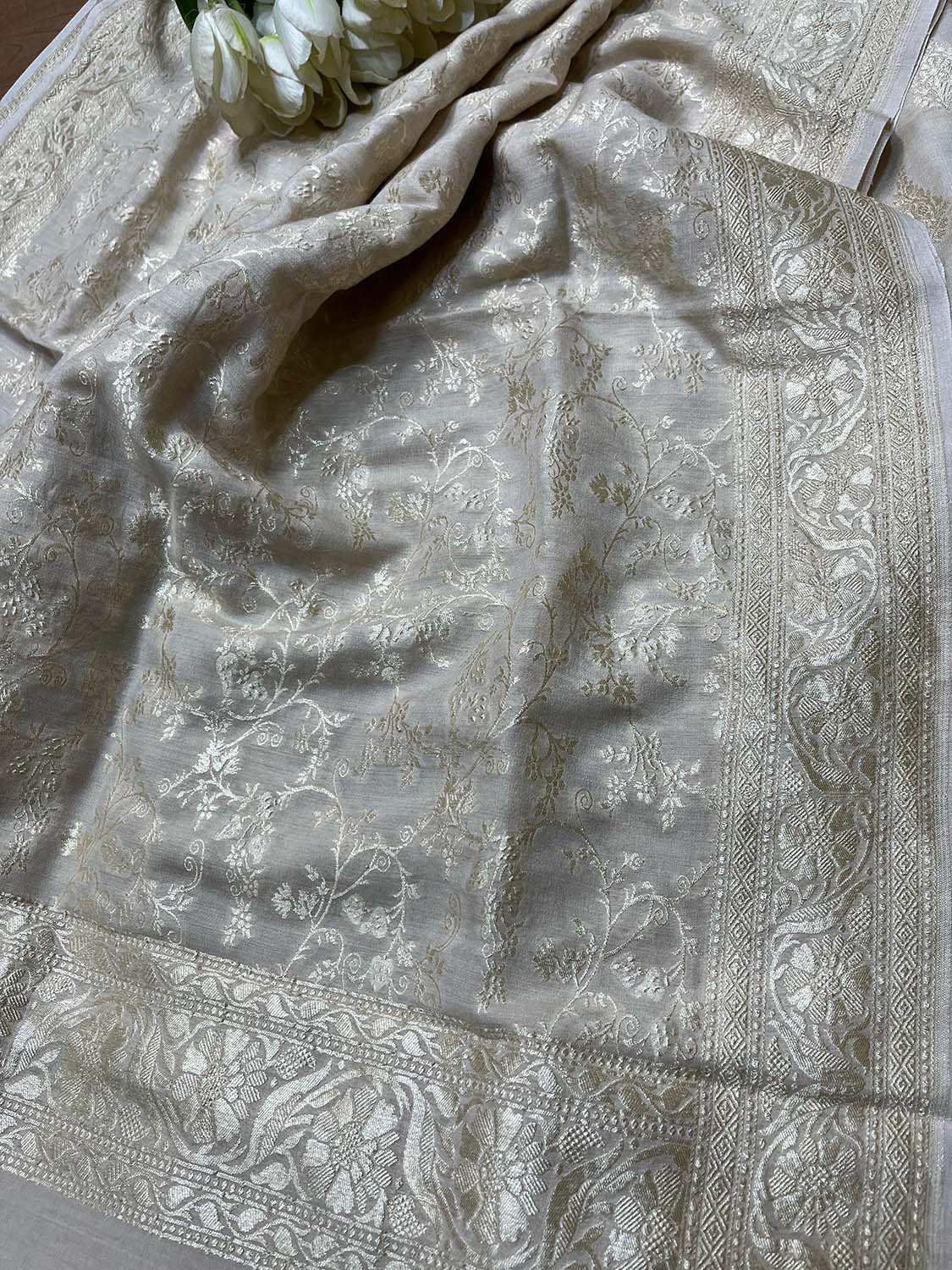 Dyeable Banarasi Handloom Pure Moonga Silk Flower Design Jaal Work Dupatta - Luxurion World