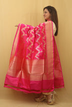 Pink Banarasi Handloom Pure Katan Silk Kadwa Dupatta - Luxurion World
