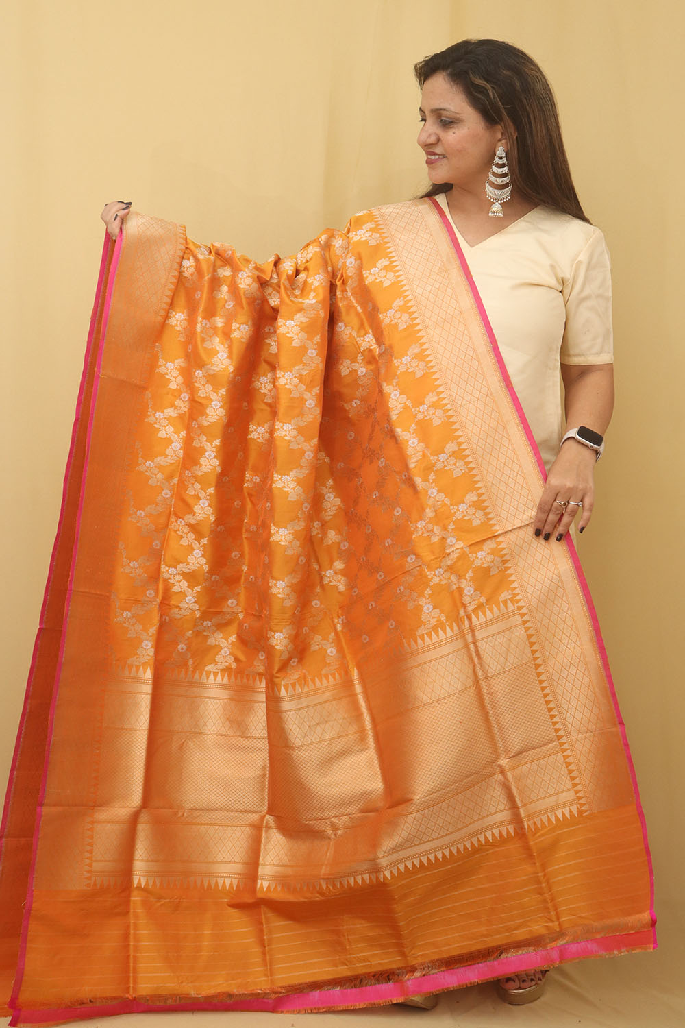 Orange Banarasi Handloom Pure Katan Silk Kadwa Dupatta - Luxurion World