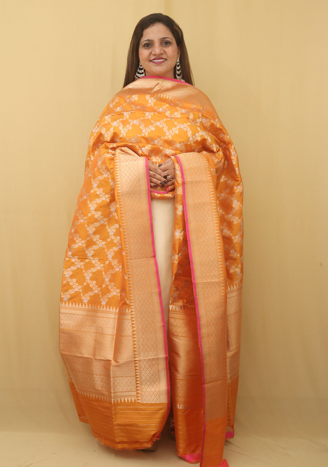 Orange Banarasi Handloom Pure Katan Silk Kadwa Dupatta - Luxurion World