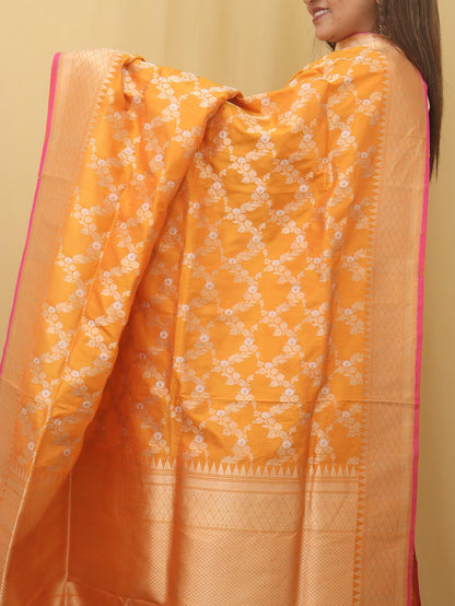 Orange Banarasi Handloom Pure Katan Silk Kadwa Dupatta - Luxurion World