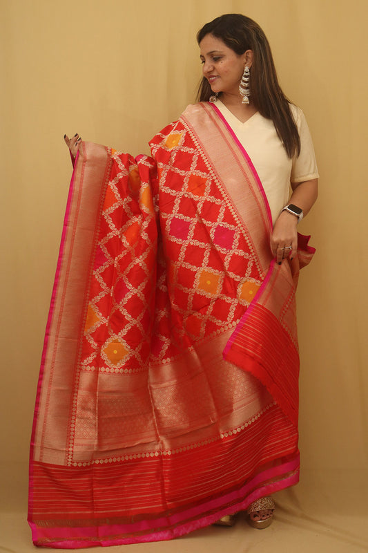 Red Banarasi Handloom Pure Katan Silk Kadwa Dupatta - Luxurion World