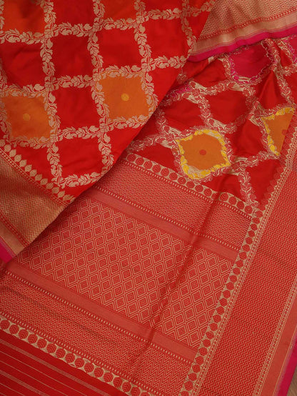 Red Banarasi Handloom Pure Katan Silk Kadwa Dupatta - Luxurion World