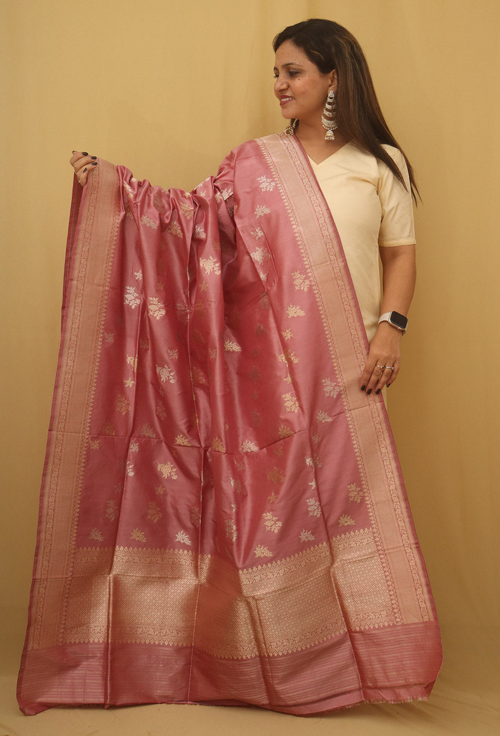 Pink Banarasi Handloom Pure Katan Silk Kadwa Dupatta - Luxurion World