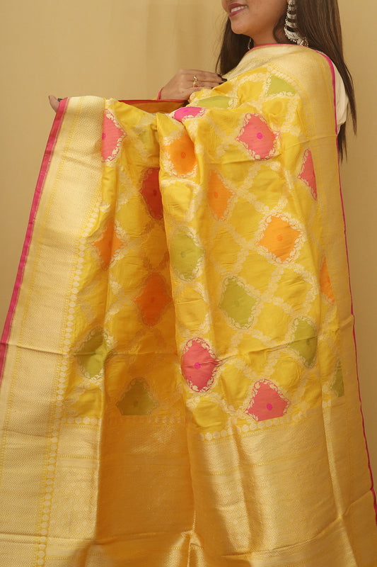 Yellow Banarasi Handloom Pure Katan Silk Kadwa Dupatta - Luxurion World