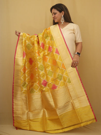 Yellow Banarasi Handloom Pure Katan Silk Kadwa Dupatta - Luxurion World