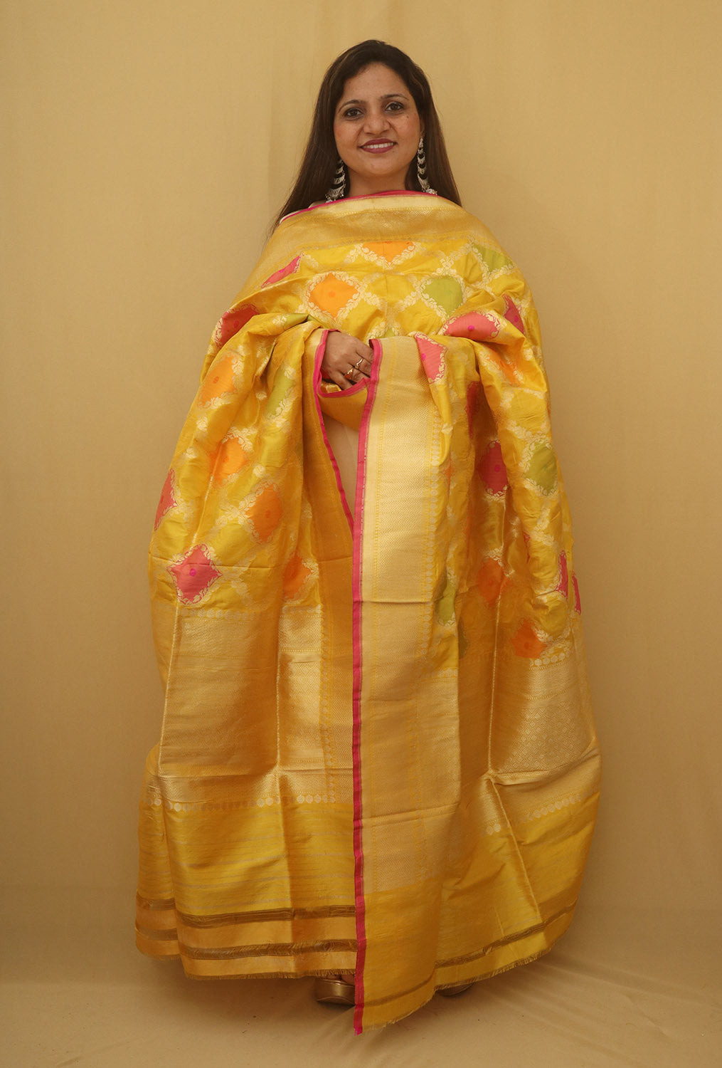 Yellow Banarasi Handloom Pure Katan Silk Kadwa Dupatta - Luxurion World