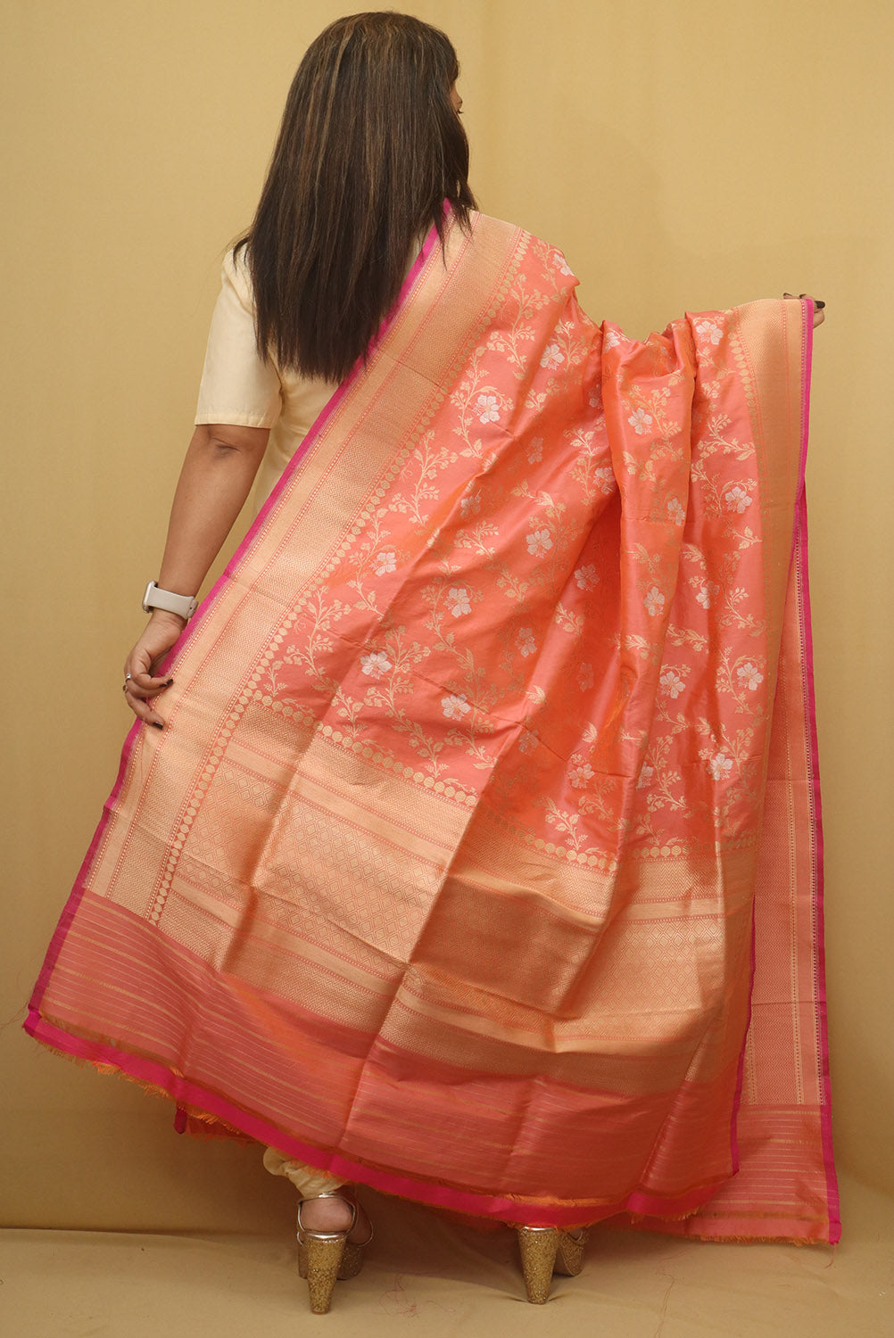 Peach And Pink Banarasi Handloom Pure Katan Silk Kadwa Dupatta - Luxurion World