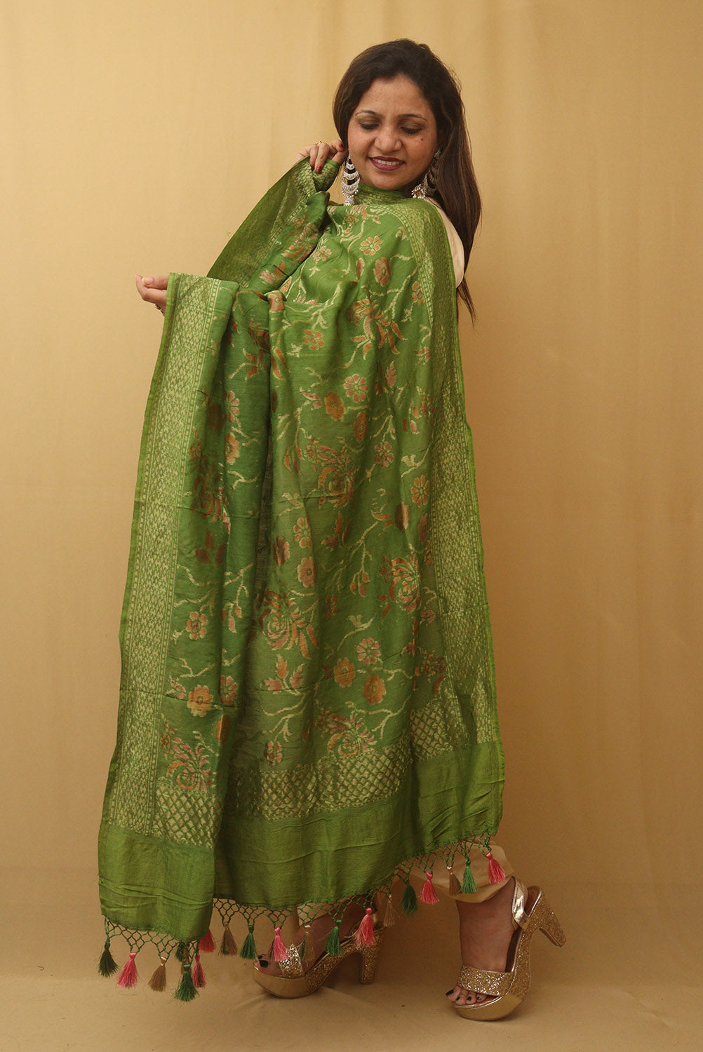 Green Banarasi Handloom Pure Moonga Silk Dupatta - Luxurion World