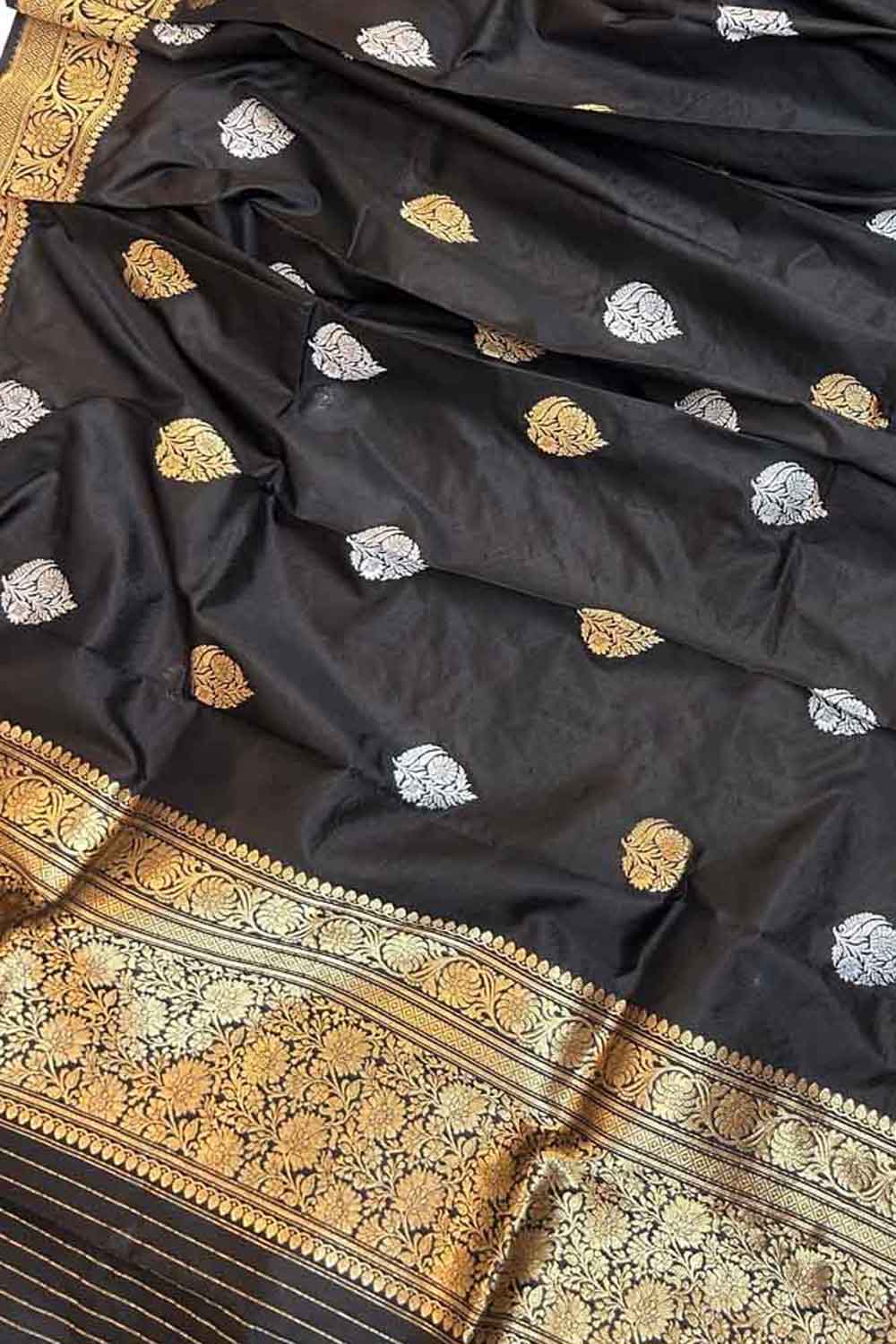 Elegant Black Banarasi Silk Dupatta with Kadwa Boota - Luxurion World