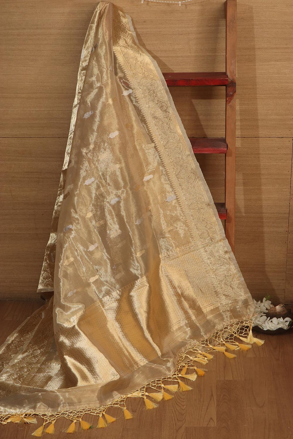 Exquisite Golden Handloom Banarasi Tissue Silk Dupatta - Luxurion World