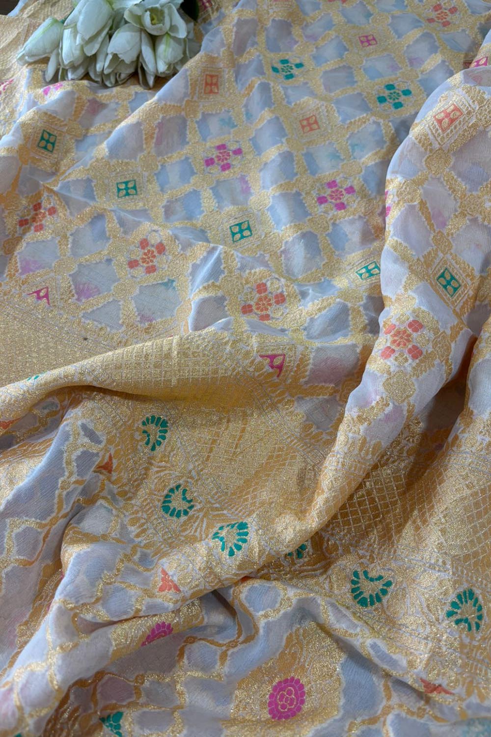 Dyeable Meenakari Banarasi Pure Georgette Flower Design Dupatta - Luxurion World