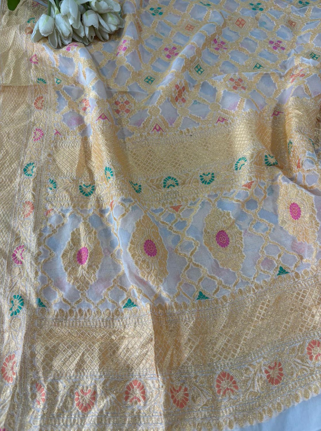 Dyeable Meenakari Banarasi Pure Georgette Flower Design Dupatta - Luxurion World