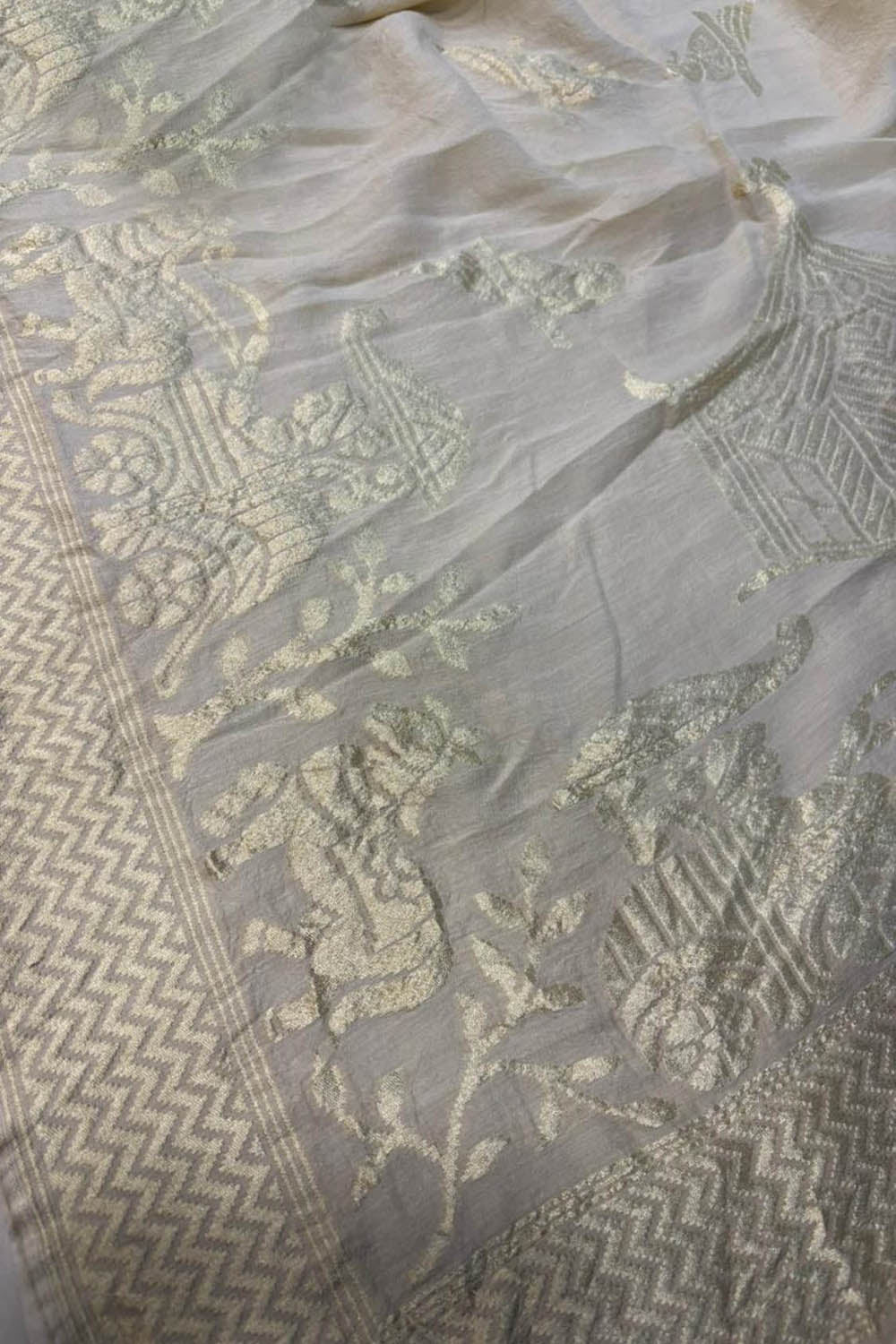 Dyeable Banarasi Handloom Pure Moonga Silk Dupatta - Luxurion World- Crafted Heirlooms