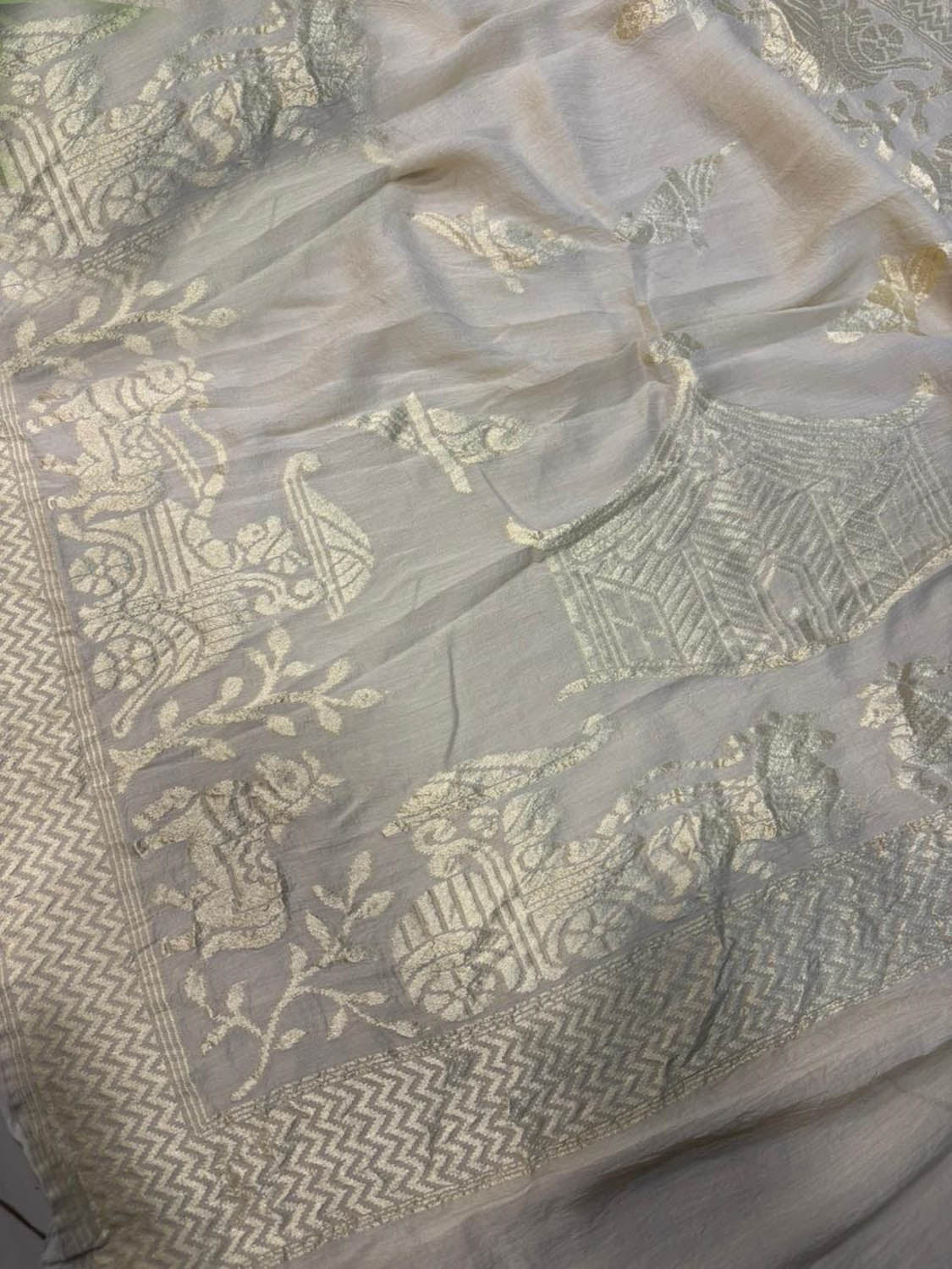 Dyeable Banarasi Handloom Pure Moonga Silk Dupatta - Luxurion World- Crafted Heirlooms