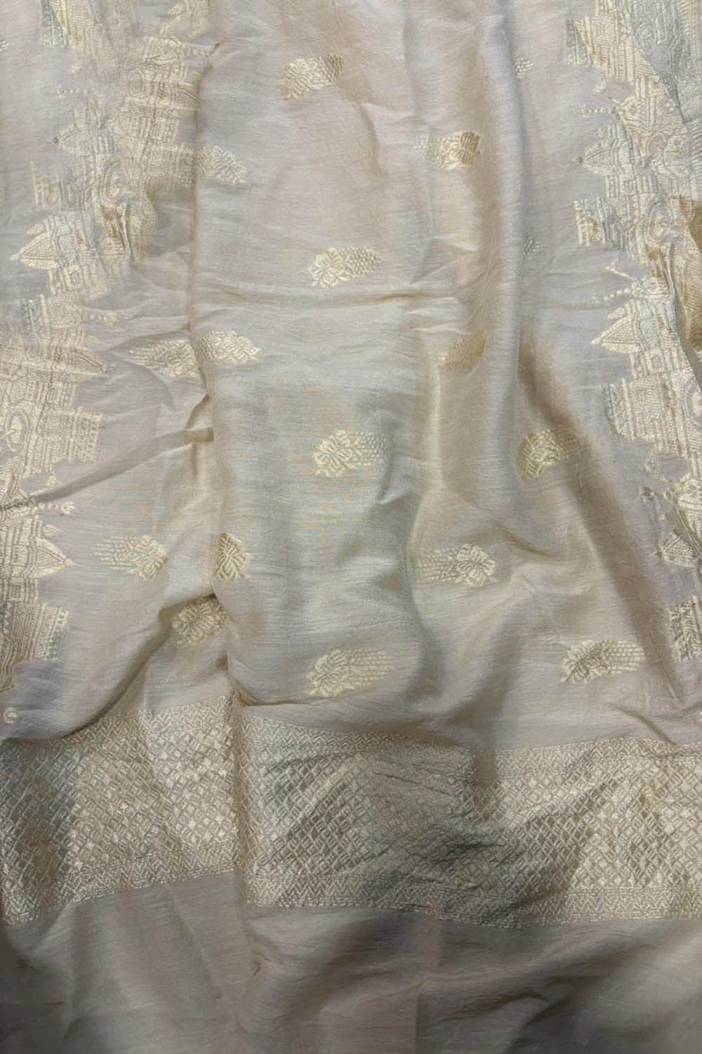 Dyeable Banarasi Handloom Pure Moonga Silk Dupatta - Luxurion World- Crafted Heirlooms
