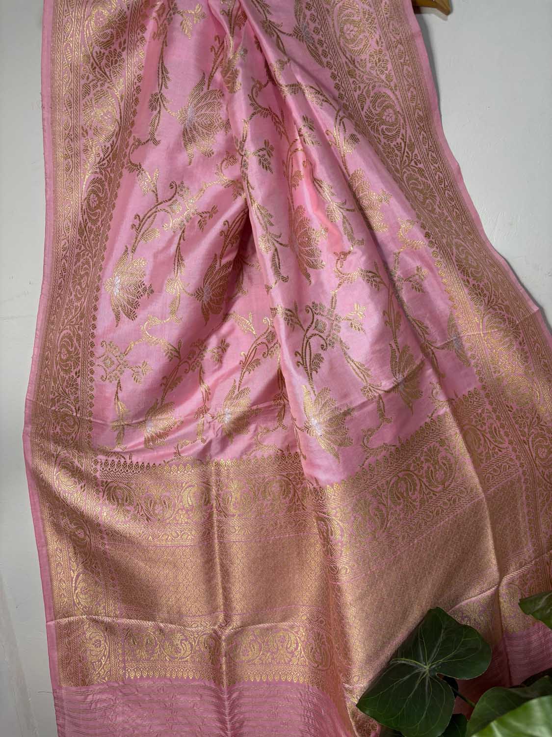 Beautiful Pink Banarasi Handloom Pure Katan Silk Kadwa Dupatta - Luxurion World- Crafted Heirlooms