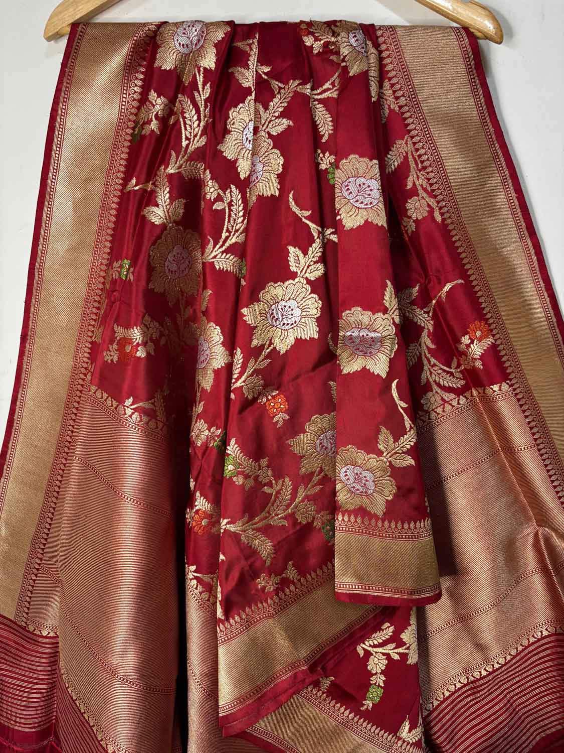 Exquisite Red Banarasi Handloom Pure Katan Silk Kadwa Dupatta - Luxurion World
