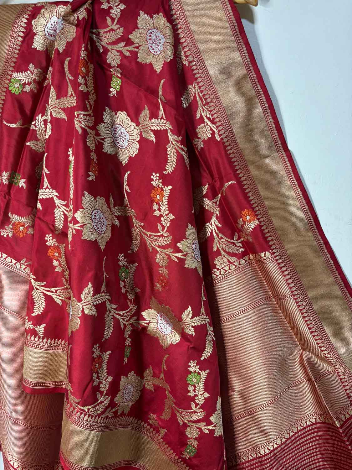 Exquisite Red Banarasi Handloom Pure Katan Silk Kadwa Dupatta - Luxurion World