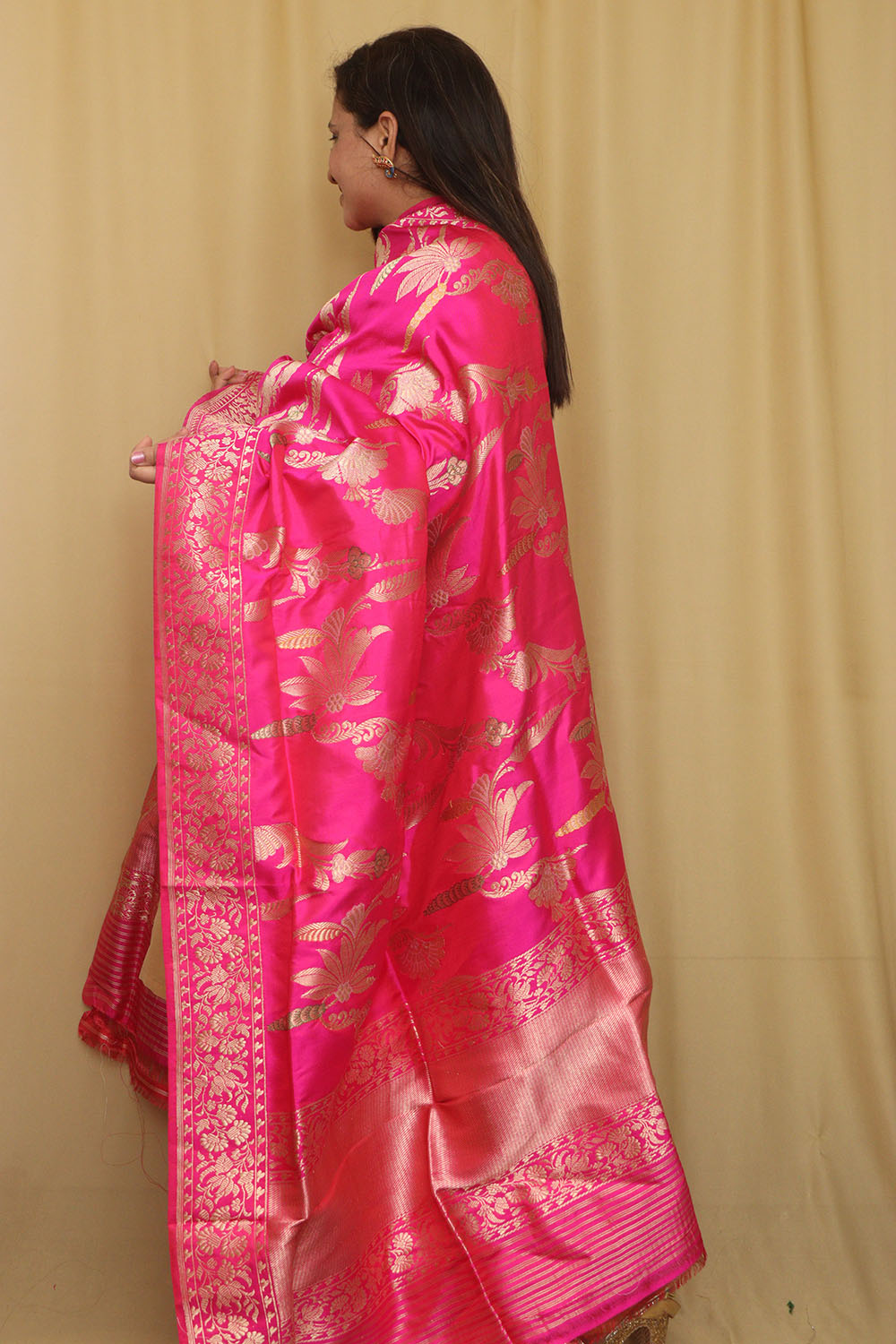 Beautiful Pink Banarasi Handloom Pure Katan Silk Kadwa Dupatta - Luxurion World- Crafted Heirlooms