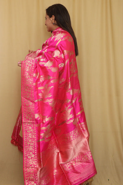 Beautiful Pink Banarasi Handloom Pure Katan Silk Kadwa Dupatta - Luxurion World