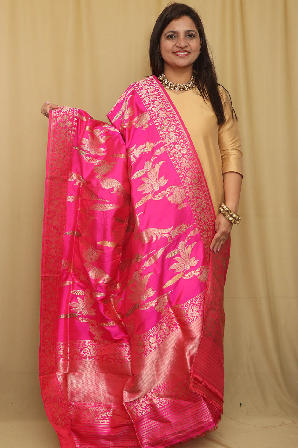 Beautiful Pink Banarasi Handloom Pure Katan Silk Kadwa Dupatta - Luxurion World