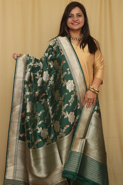 Exquisite Green Banarasi Handloom Pure Katan Silk Kadwa Dupatta - Luxurion World