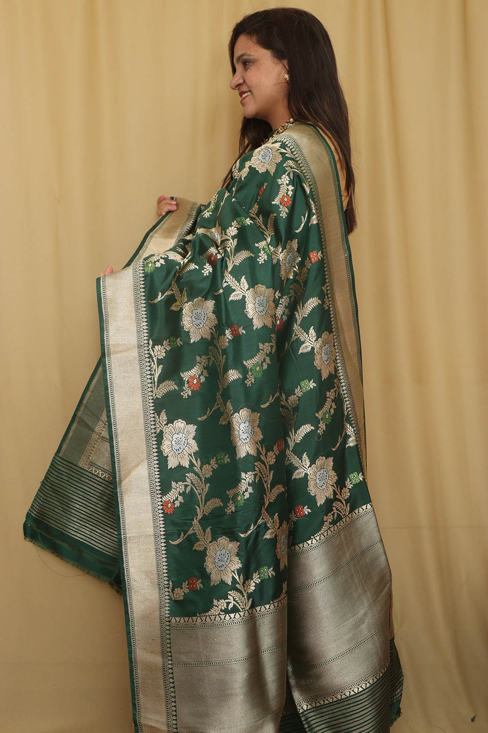 Exquisite Green Banarasi Handloom Pure Katan Silk Kadwa Dupatta - Luxurion World- Crafted Heirlooms