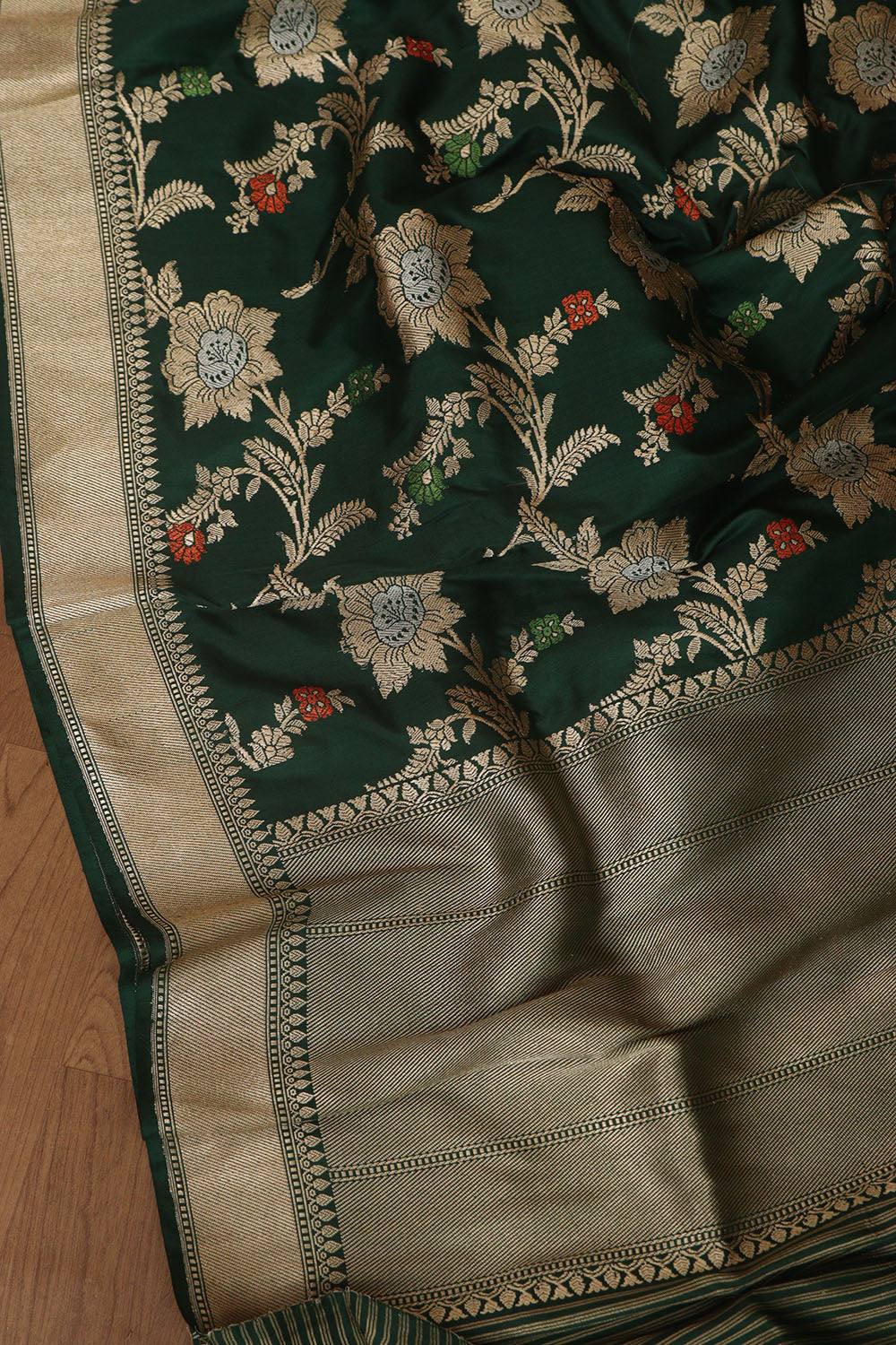 Exquisite Green Banarasi Handloom Pure Katan Silk Kadwa Dupatta - Luxurion World- Crafted Heirlooms
