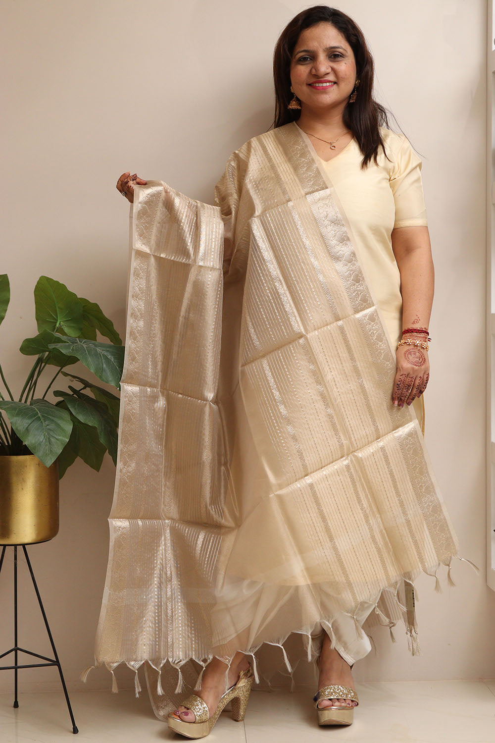 Dyeable Banarasi Tissue Silk Dupatta - Luxurion World