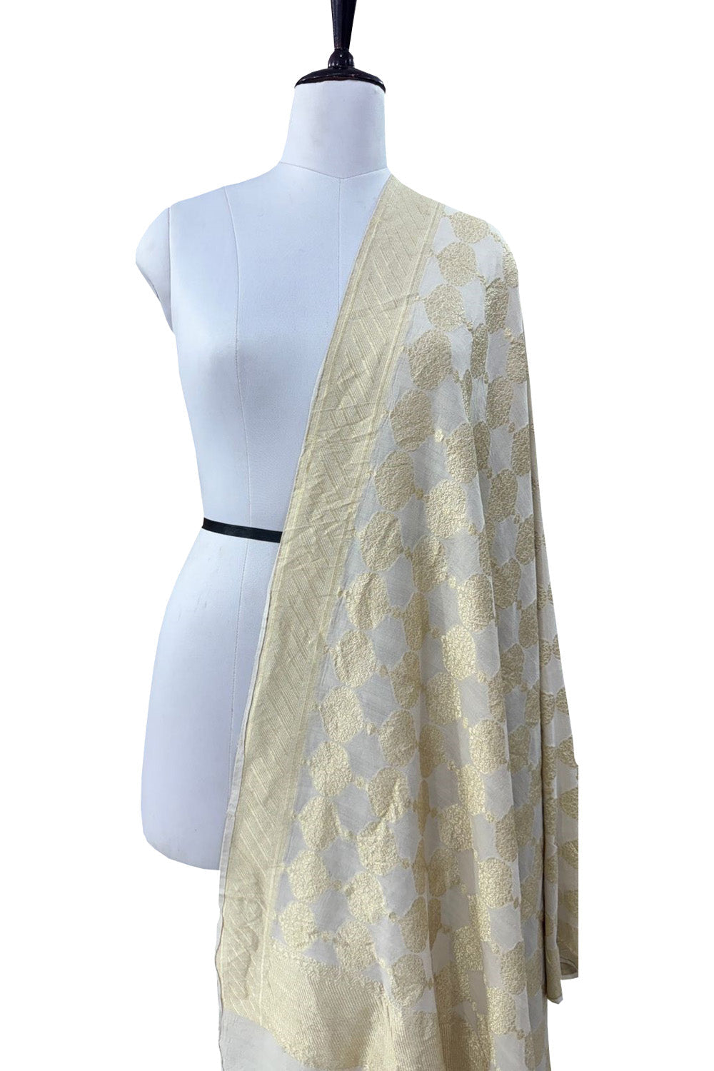 Exquisite Dyeable Banarasi Moonga Silk Dupatta - Luxurion World