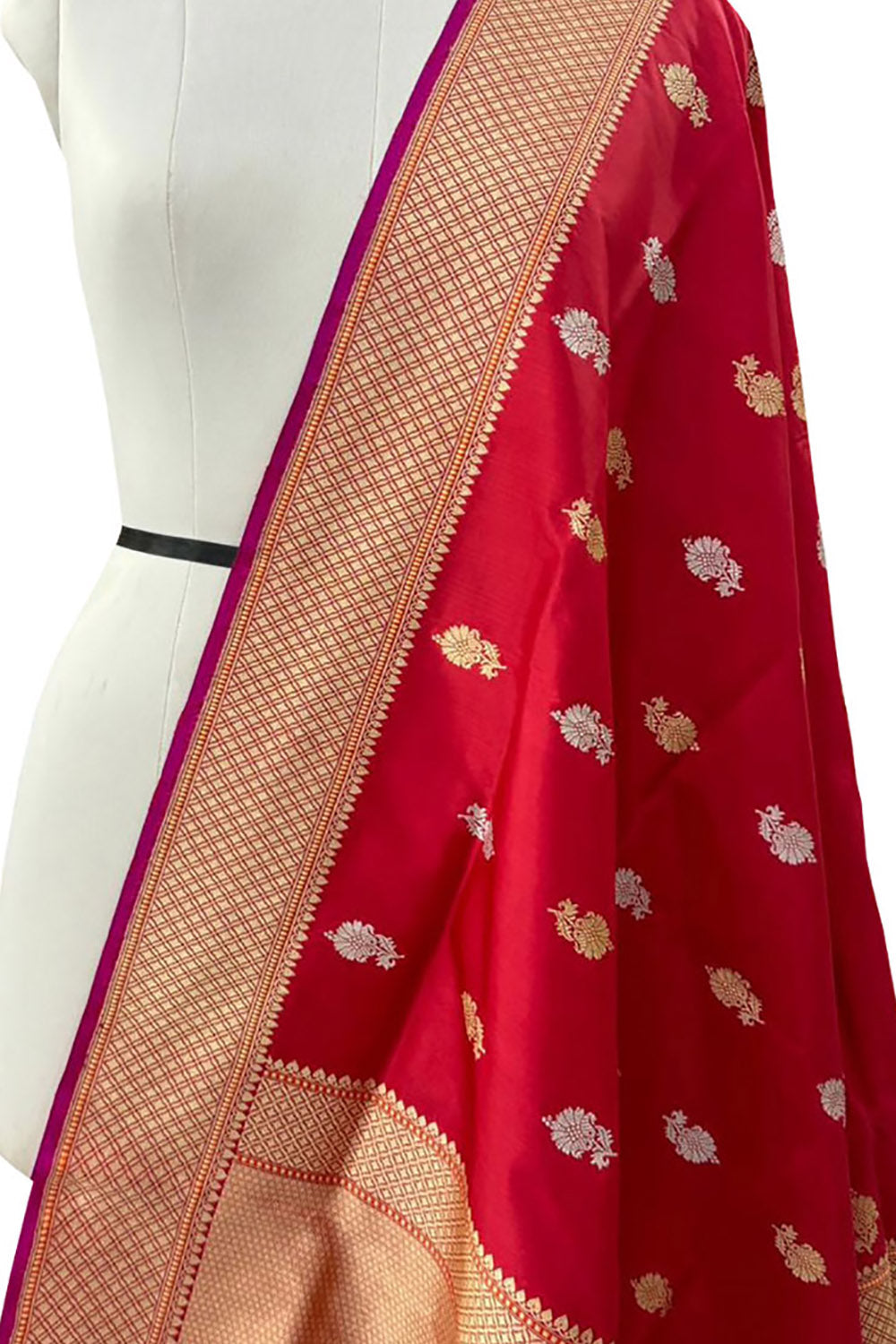 Red Banarasi Handloom Pure Katan Silk Dupatta - Luxurion World