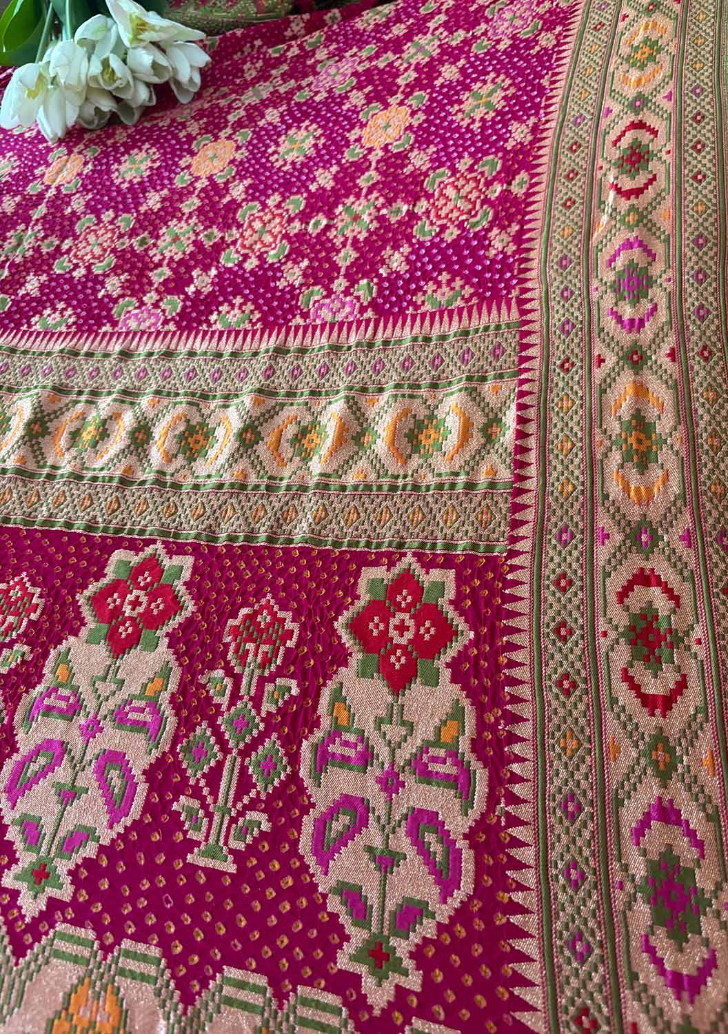 Pink Banarasi Bandhani Pure Georgette Meenakari Patola Design Dupatta With White Bandhej - Luxurion World