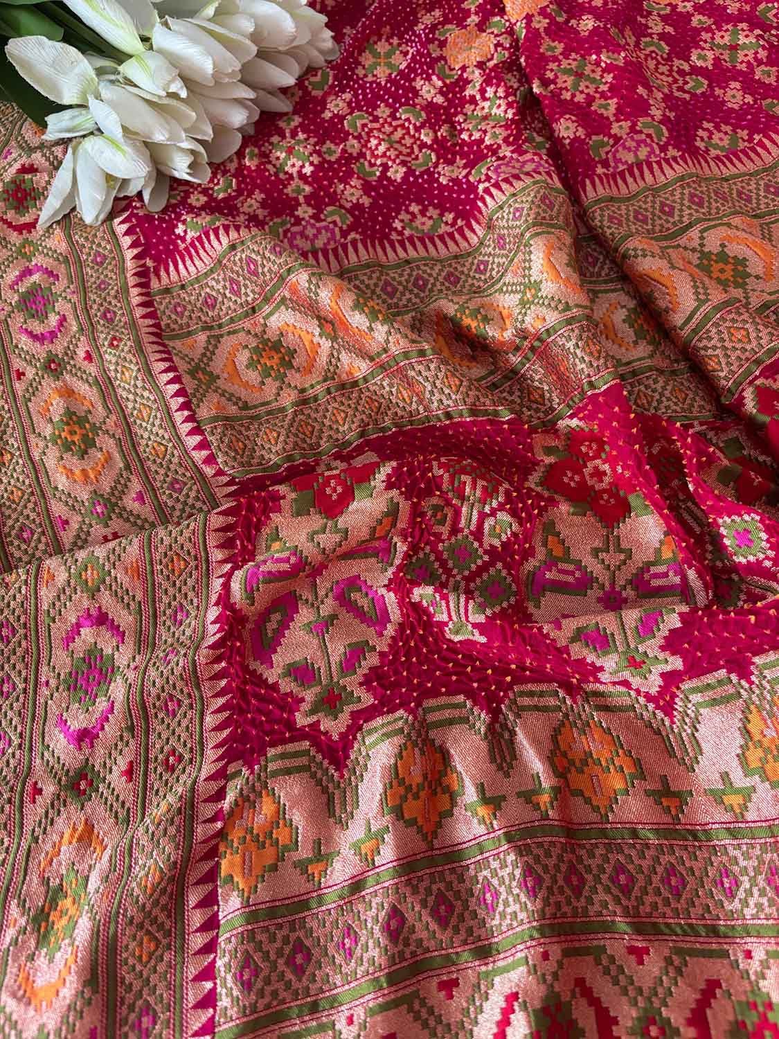 Pink Banarasi Bandhani Pure Georgette Meenakari Patola Design Dupatta With White Bandhej - Luxurion World