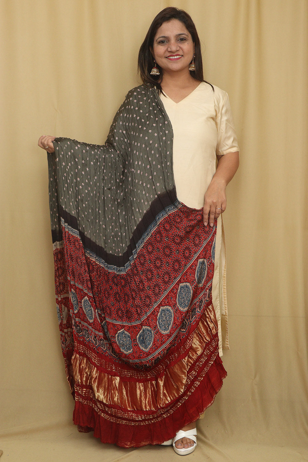 Elegant Grey Bandhani Modal Gajji Silk Dupatta - Luxurion World