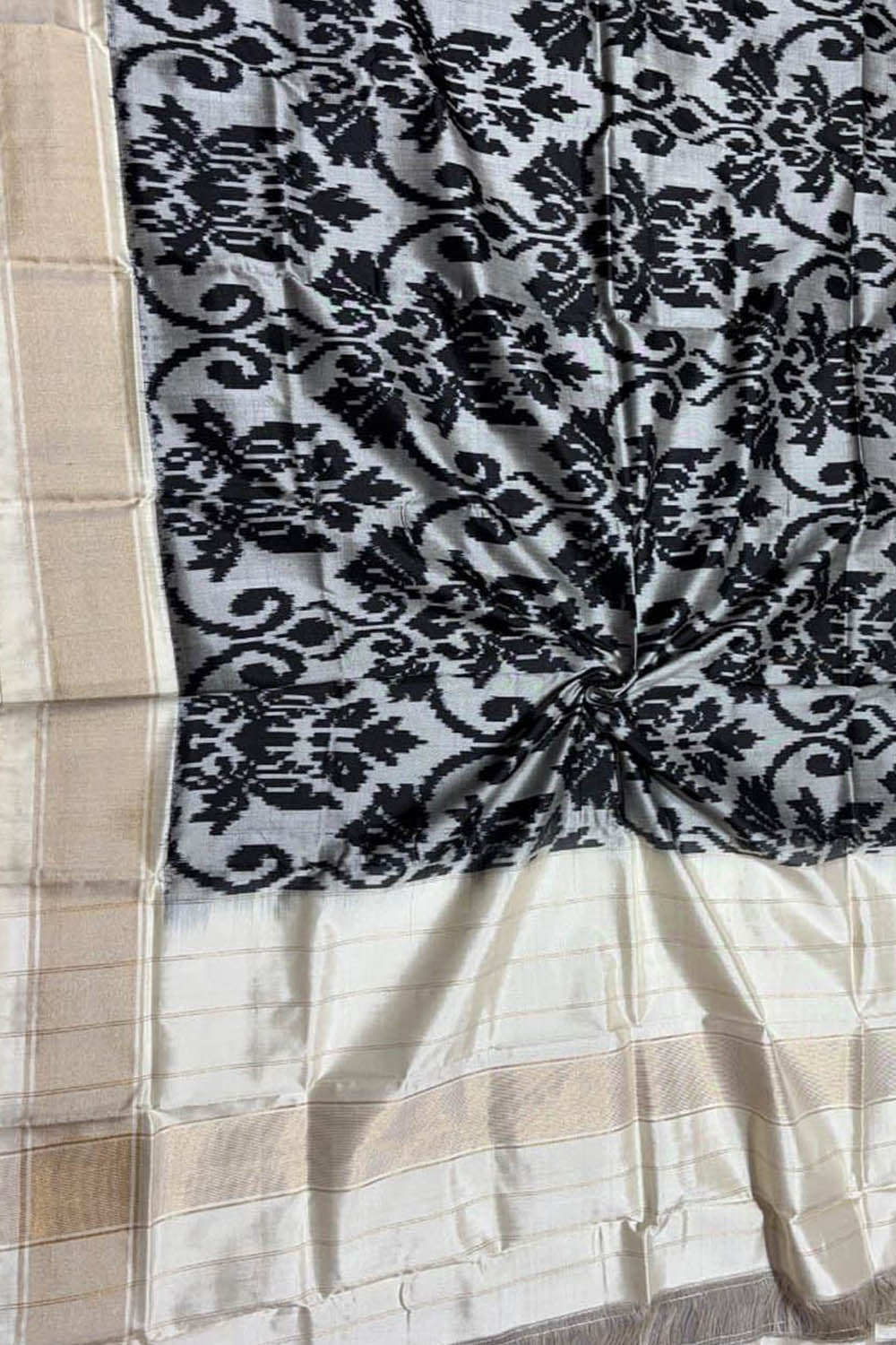 Elegant Grey Pure Silk Pochampalli Ikat Dupatta - Luxurion World