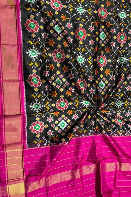 Exquisite Black Pure Silk Pochampalli Ikat Dupatta - Luxurion World