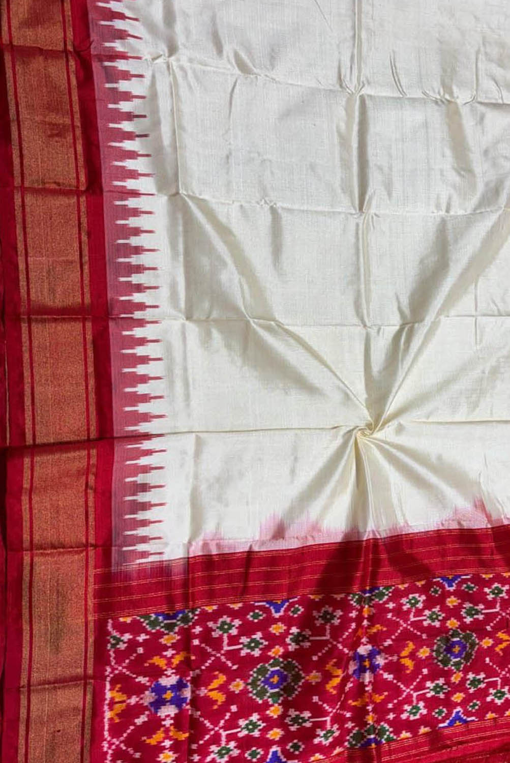 Elegant Off White Pure Silk Pochampalli Ikat Dupatta - Luxurion World