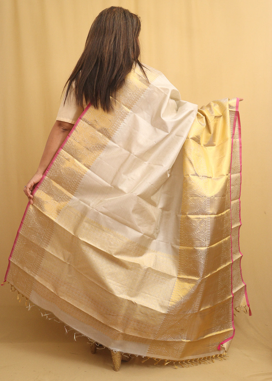 White Kanjeevaram Handloom Pure Silver Tissue Silk Dupatta - Luxurion World