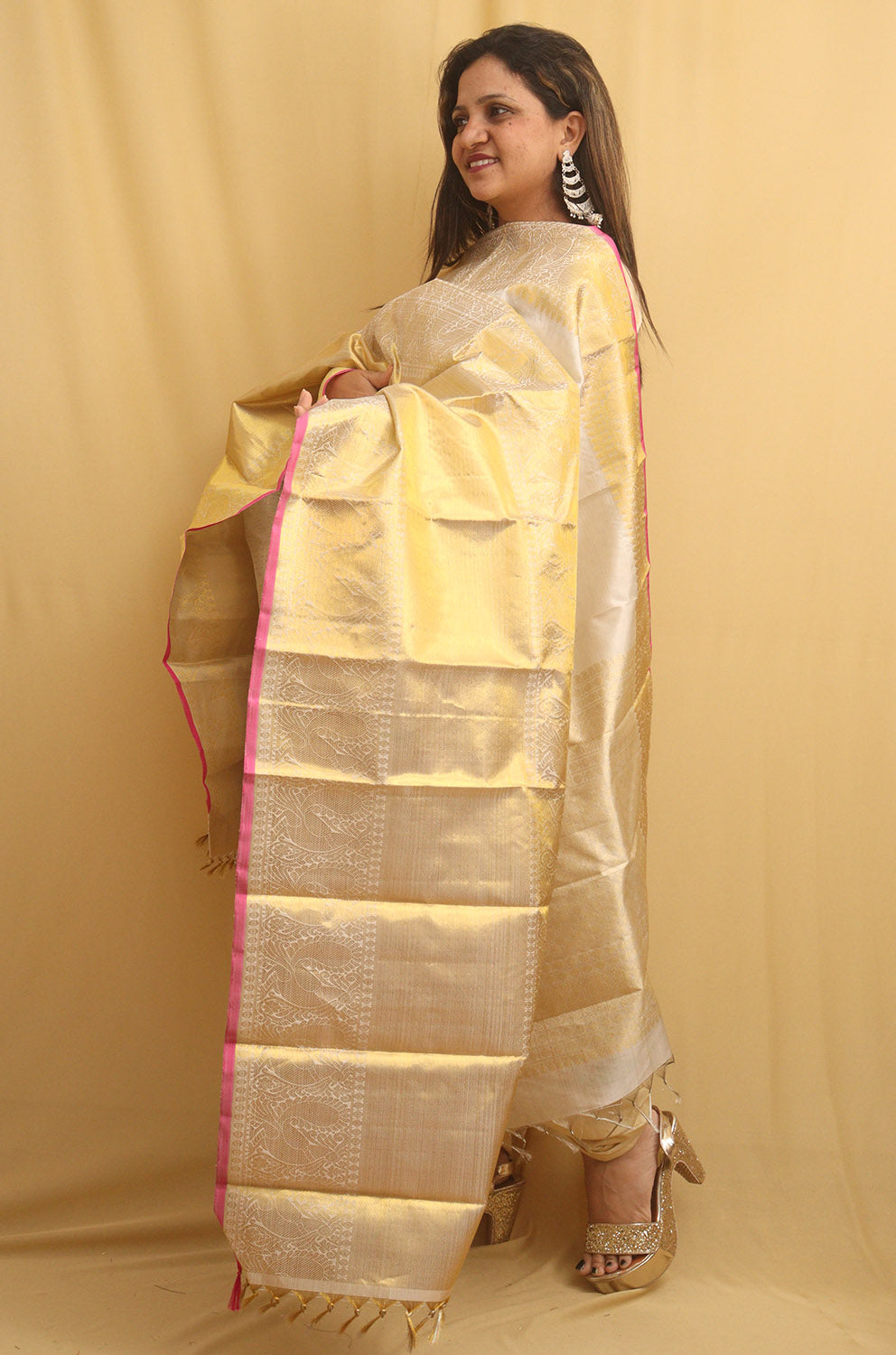 White Kanjeevaram Handloom Pure Silver Tissue Silk Dupatta - Luxurion World