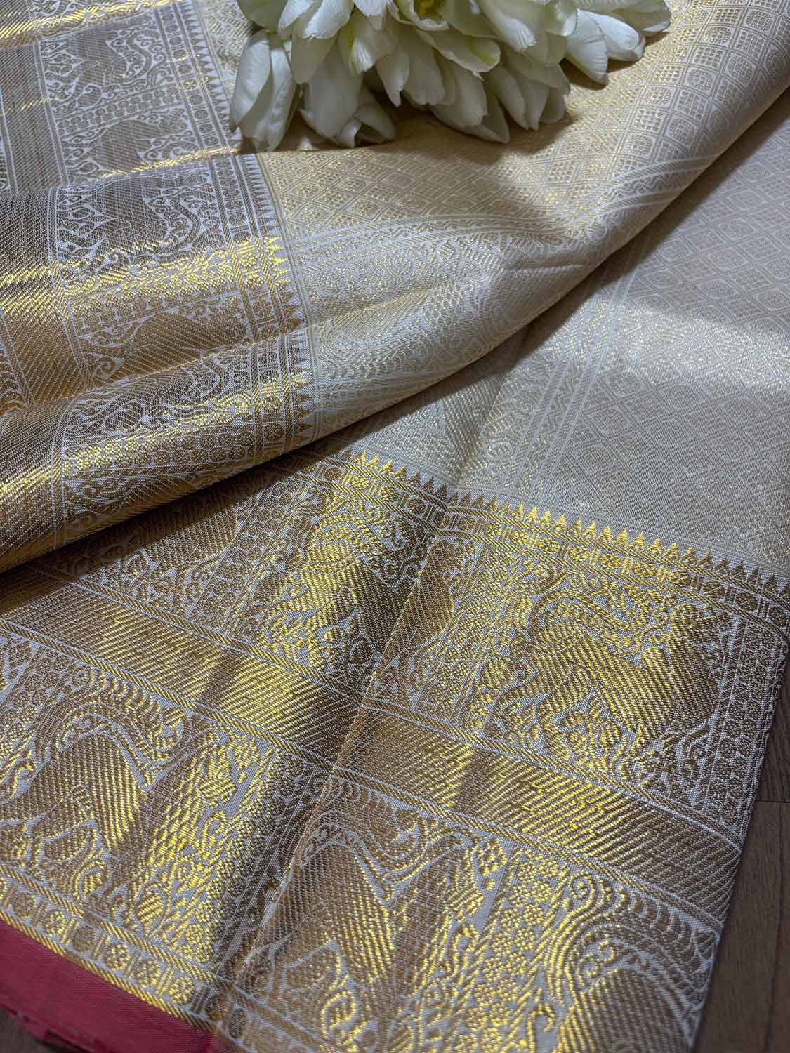 Off White Kanjeevaram Handloom Pure Silk Dupatta - Luxury - Luxurion World
