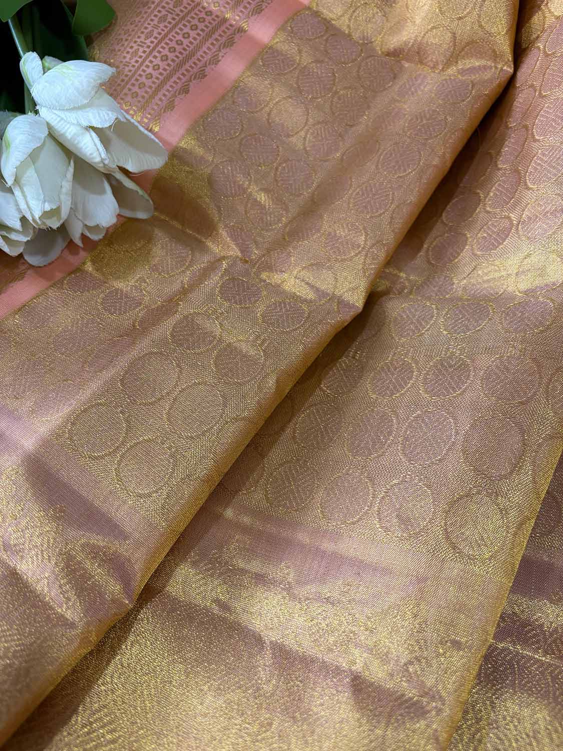 Golden Kanjeevaram Handloom Pure Silk Dupatta - Luxurion World