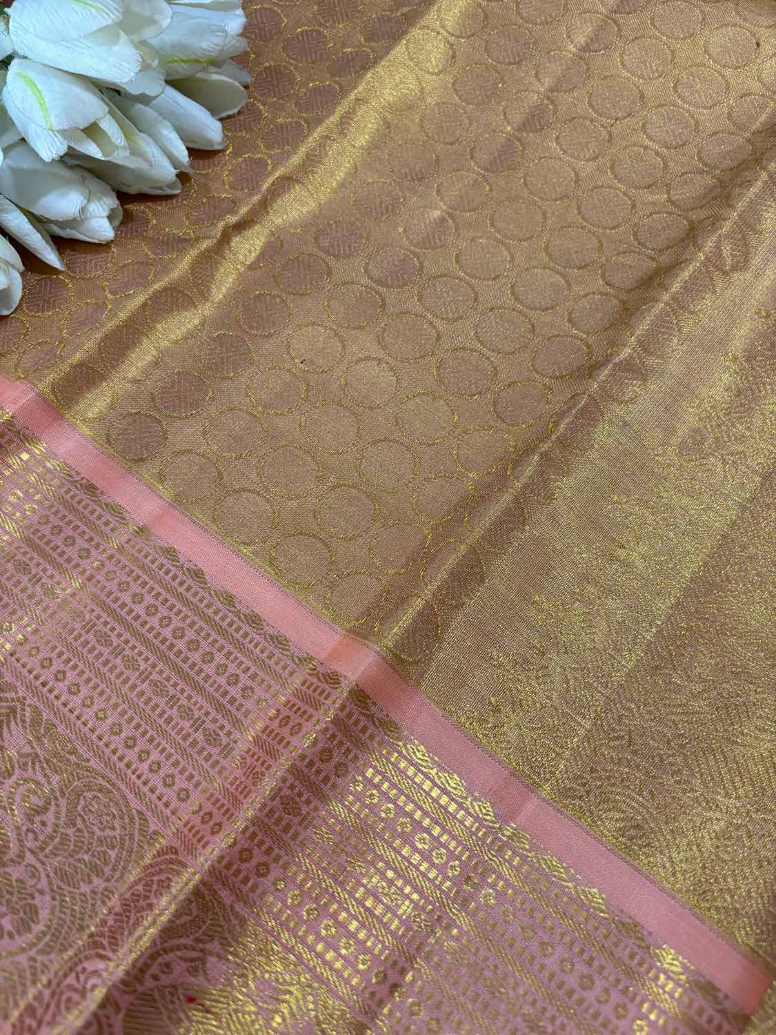 Golden Kanjeevaram Handloom Pure Silk Dupatta - Luxurion World