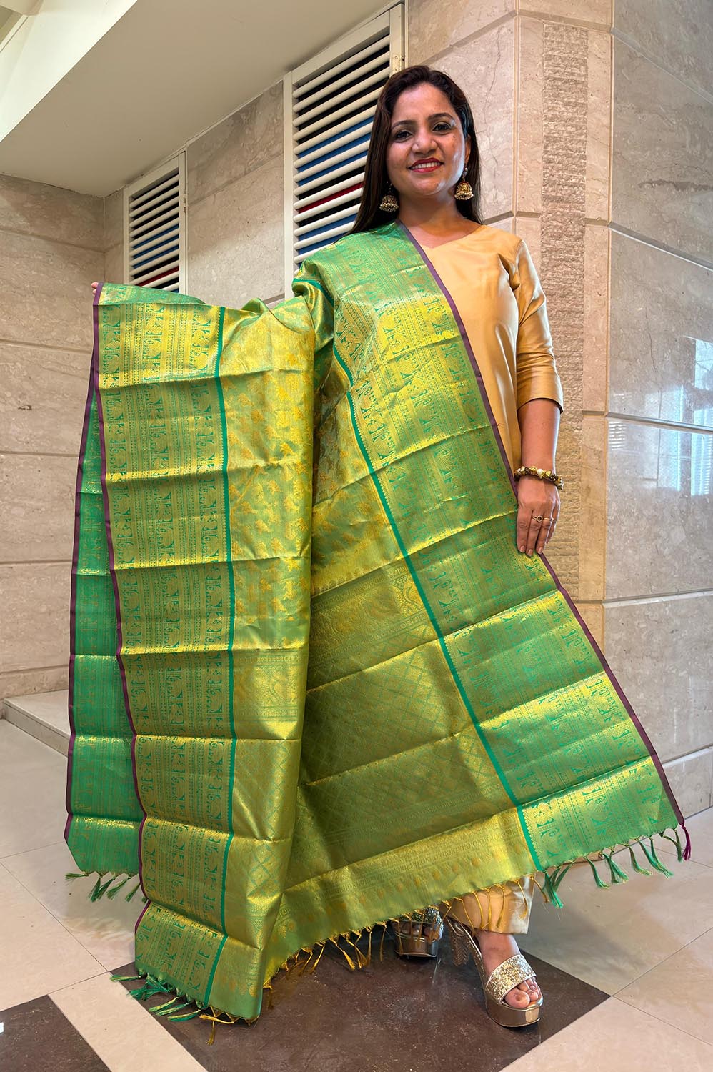 Green Kanjeevaram Handloom Pure Silk Dupatta - Luxurion World