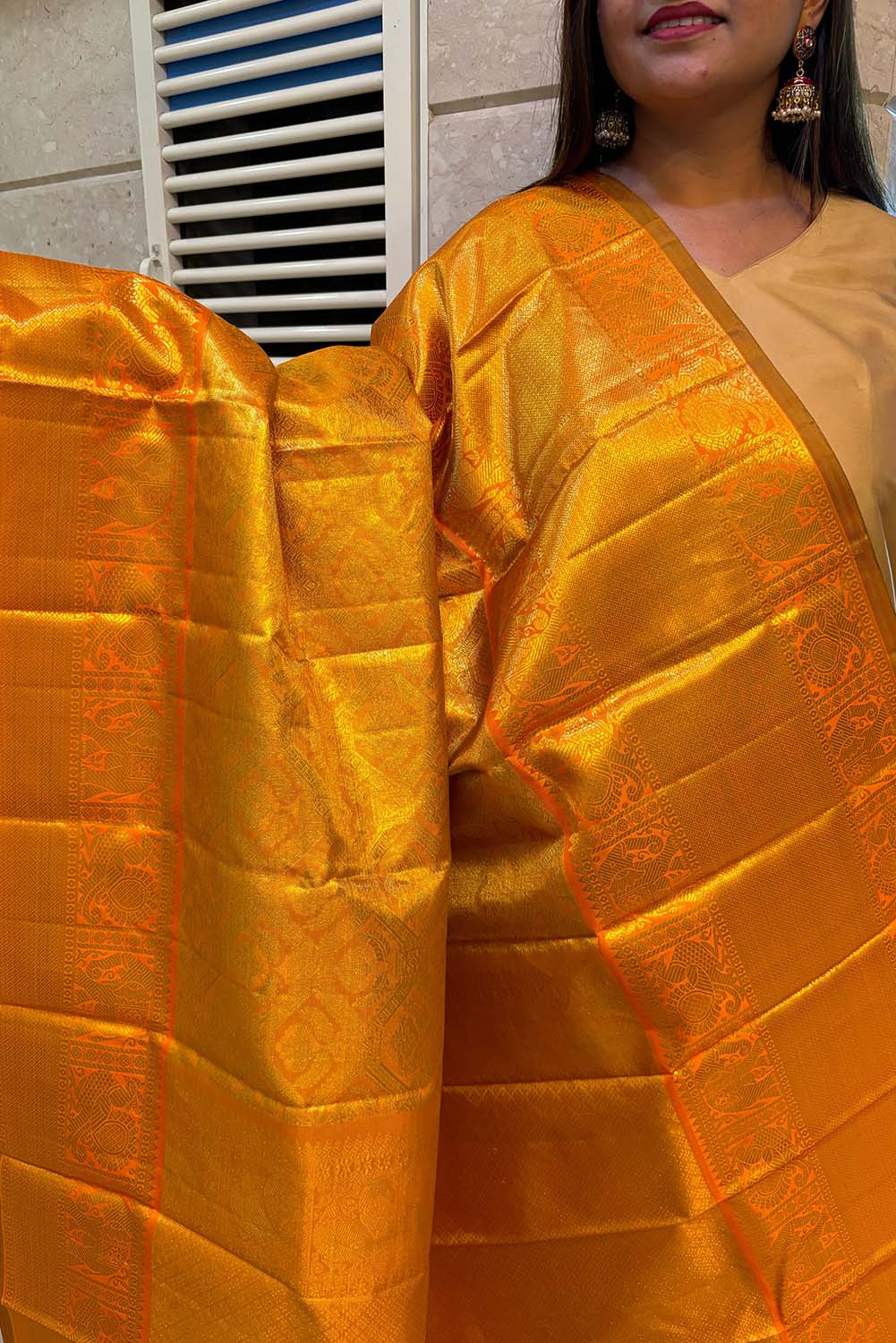 Golden Kanjeevaram Handloom Pure Silk Dupatta - Luxurion World