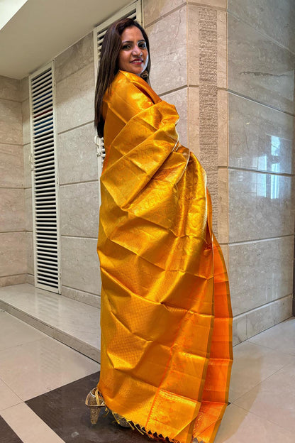 Golden Kanjeevaram Handloom Pure Silk Dupatta - Luxurion World
