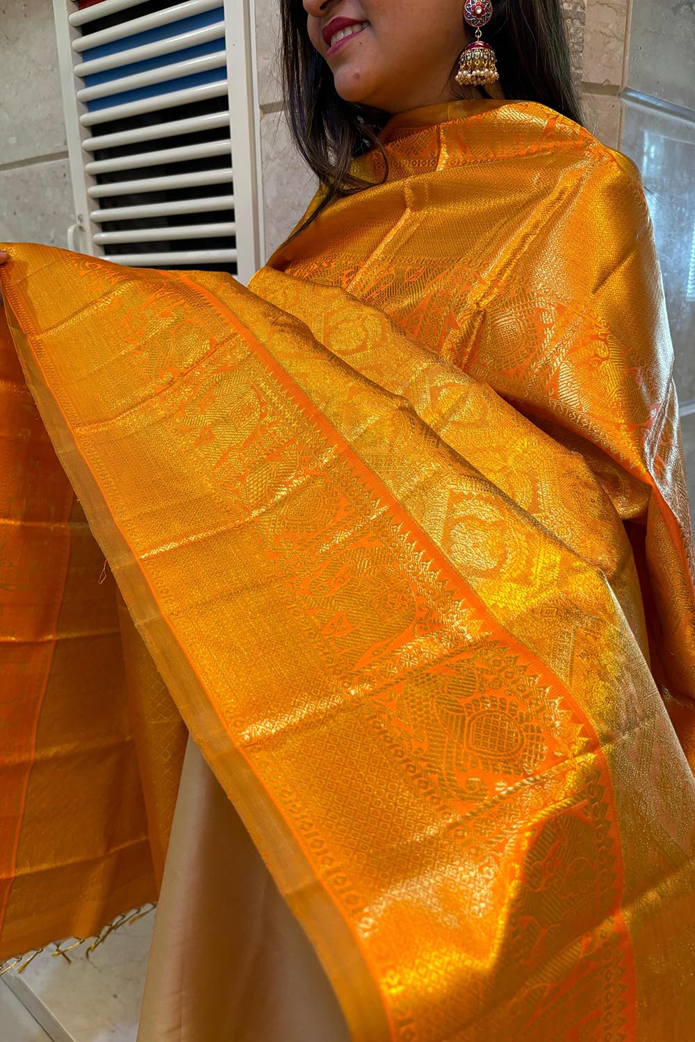 Golden Kanjeevaram Handloom Pure Silk Dupatta - Luxurion World